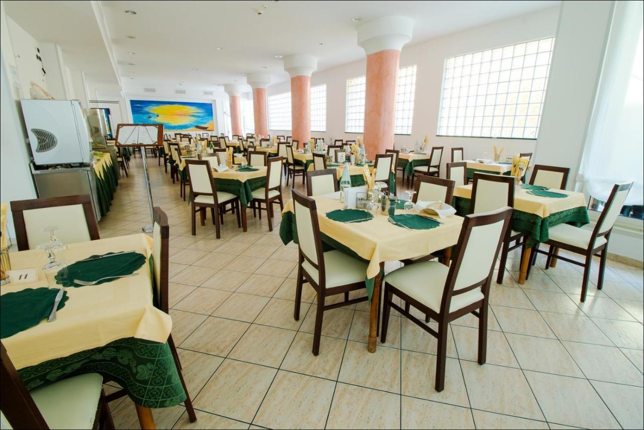 Hotel Belfiore Misano Adriatico Exterior photo